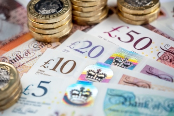 Près de 12 millions de Britanniques recevront jusqu'à 600 £ de paiements du coût de la vie à partir d'aujourd'hui