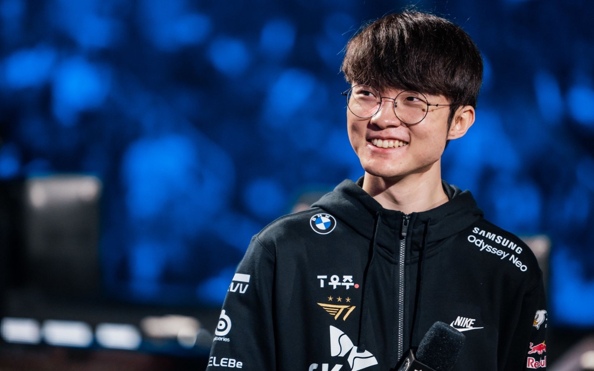 Faker will continue to play for T1 for atleast another three years (Image via Riot Games)