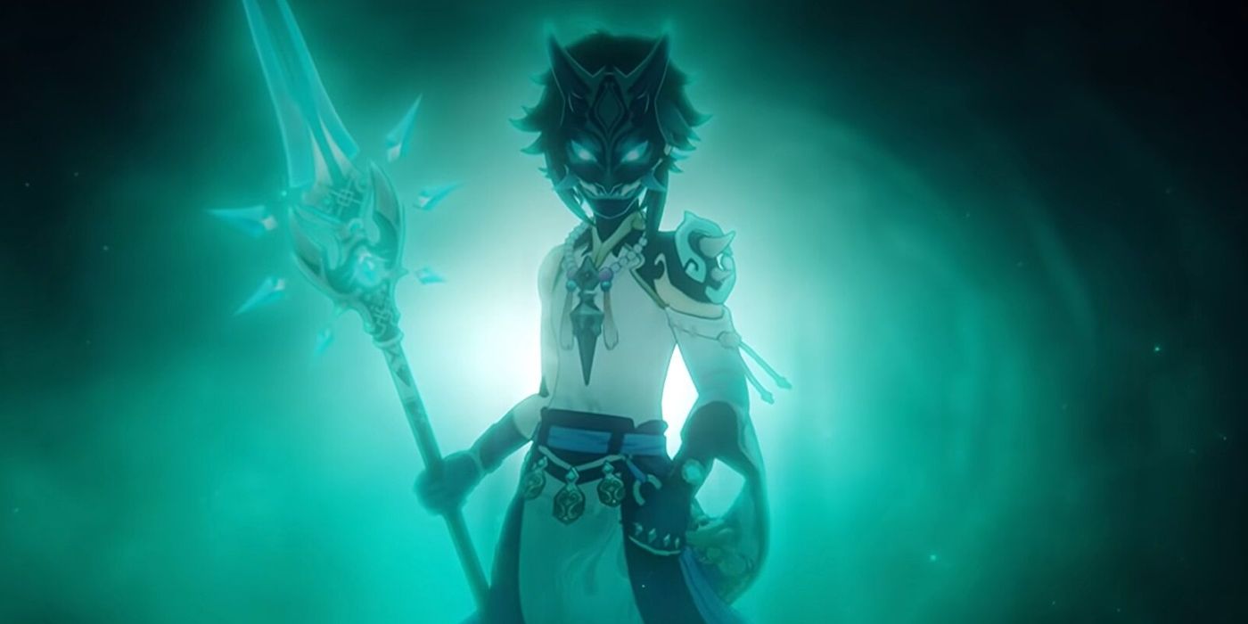 Xiao portant un masque dans Genshin Impact, tenant son arme d'hast Primordial Jade Winged-Spear;  à l'arrière-plan, il y a une faible lumière verdâtre.