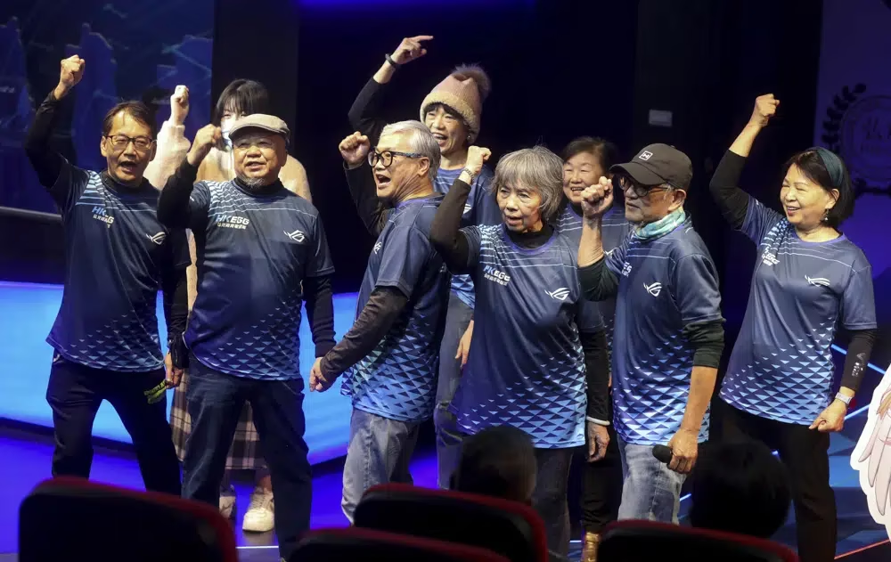 Des seniors à Taïwan jouent au tournoi League of Legends »TalkEsport