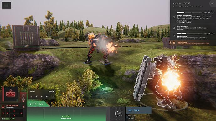 Examen de la brigade fantôme - deux mechs se battent dans un environnement herbeux au niveau de la surface