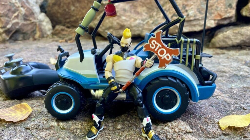 Un véhicule RC Fortnite
