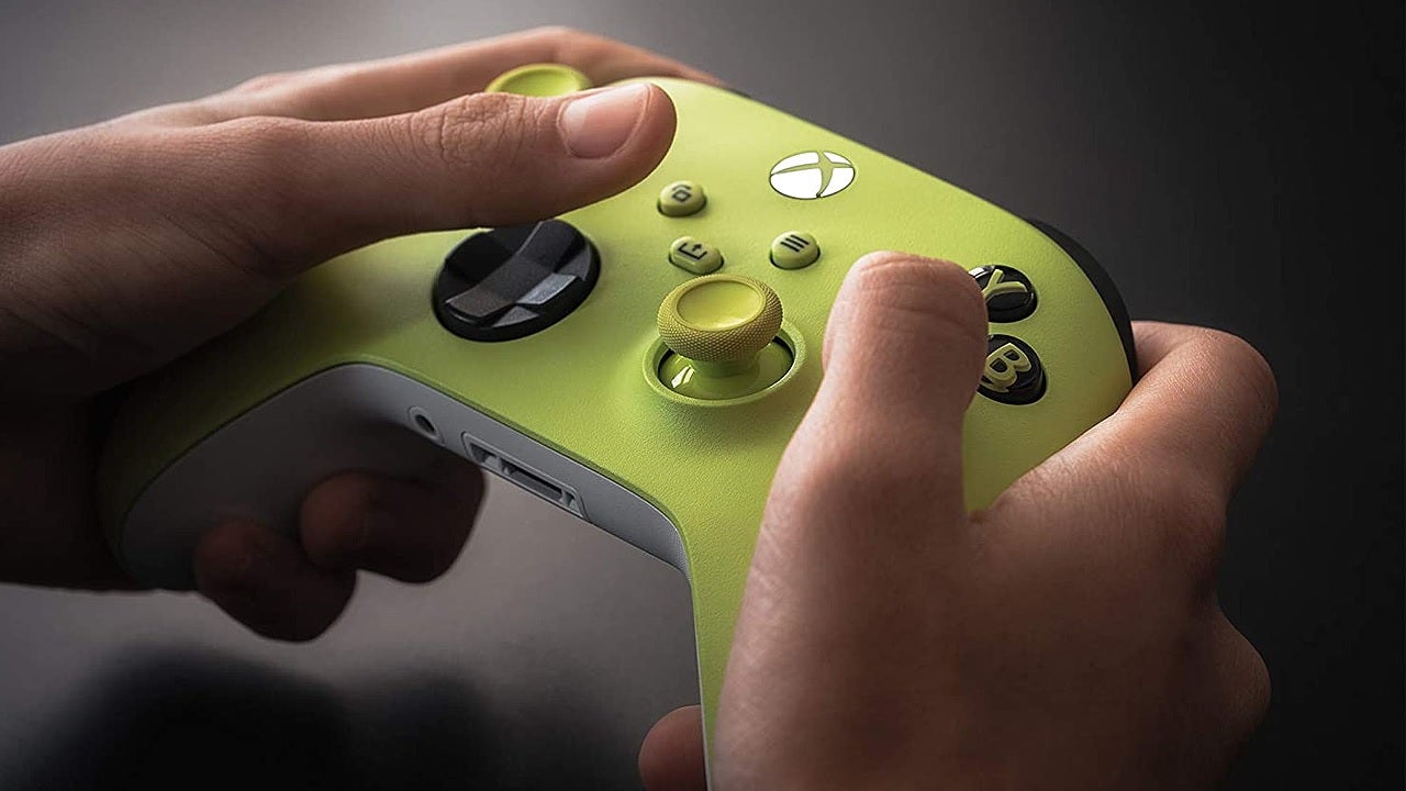 Alerte de deal: le contrôleur Xbox Core dans Electric Volt est tombé à 39,99 $
