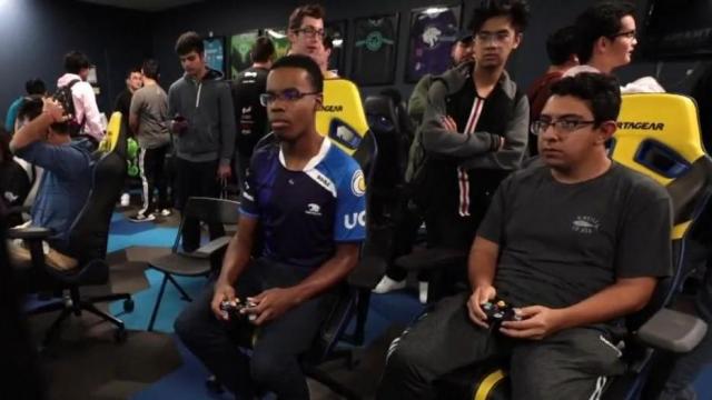 Un nombre croissant de HBCU ajoutent l'esport à leur programme pour aider à attirer les étudiants.