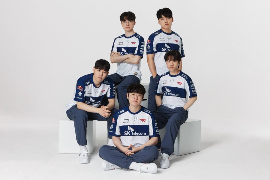 Mercedes-Benz signe un accord avec T1 et donne au joueur pro de League of Legends "Faker" la dernière voiture électronique