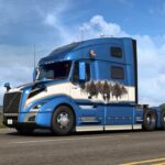 Arrivée demain de l'extension Oklahoma pour American Truck Simulator A truck emblazoned with the Wild Stampede paint job, featuring a group of illustrated horses stampeding head-on.