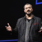 Chris Metzen, vétéran de Blizzard, revient pour construire les "nouvelles aventures" de WoW. Blizzard veteran Chris Metzen returns to build WoW's 'next generation of adventures'