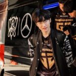 Chovy et Peanut quittent GenG, libres sur le marché des transferts LoL Peanut leads the GenG LCK League of Legends team off the bus at Worlds