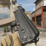 Laser beam AR domine Warzone après amélioration récente Modern Warfare 2 Kastov 545 loadout