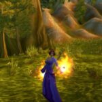 Comment obtenir l'huile de sorcier mineur dans WoW Classic Saison de découverte Mage casting a Fireball in WoW Classic