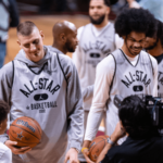 Nikola Jokic joue-t-il à League of Legends? Réponse. Does Nikola Jokic play League of Legends? Answered