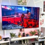 Comment choisir votre téléviseur pour profiter du PS5 Pro An LG G3 OLED TV with the PS5 game Returnal on the screen