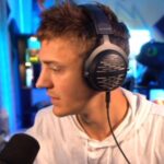 Ninja évoque son âge pour justifier sa performance sur Fortnite Ninja called out a fan for criticizing him for playing the Zero Build mode in Fortnite (Image via Ninja/Twitch)