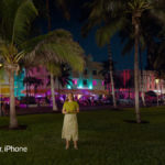 L'iPhone 17 pourra-t-il faire tourner GTA 6 ? a product manager for apple stands on the grass in front of a lighted up building in miami at night