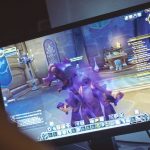 World of Warcraft : Tout sur les boosts, et les attentes des joueurs. Woman playing World of Warcraft: Battle of Azeroth game