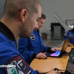 Fortnite : Artemis II se faufile autour de la Lune, vivez l'aventure ! ESA astronauts play the Lunar Horizons Fortnite map.