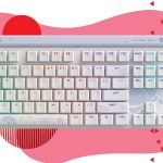 Logitech Genshin Impact TKL : 56% de réduction surprenante sur Amazon ! Logitech G515 TKL on a pink deals background