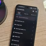 Notifications Android : Une app open-source réorganise le chaos, et ça change tout ! donotnotify app on a smartphone with an LED lamp