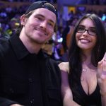 Chargers Fans Envahissent la Révélation des Skins 'Fortnite' de Madison Beer : Une Surprise Inattendue! Los-Angeles-Chargers-quarterback-Justin-Herbert-and-girlfriend-Madison-Beer